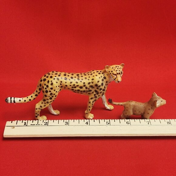 Cheetah Figurines Adult Cheetah & Cub Wildlife - Picture 9 of 10